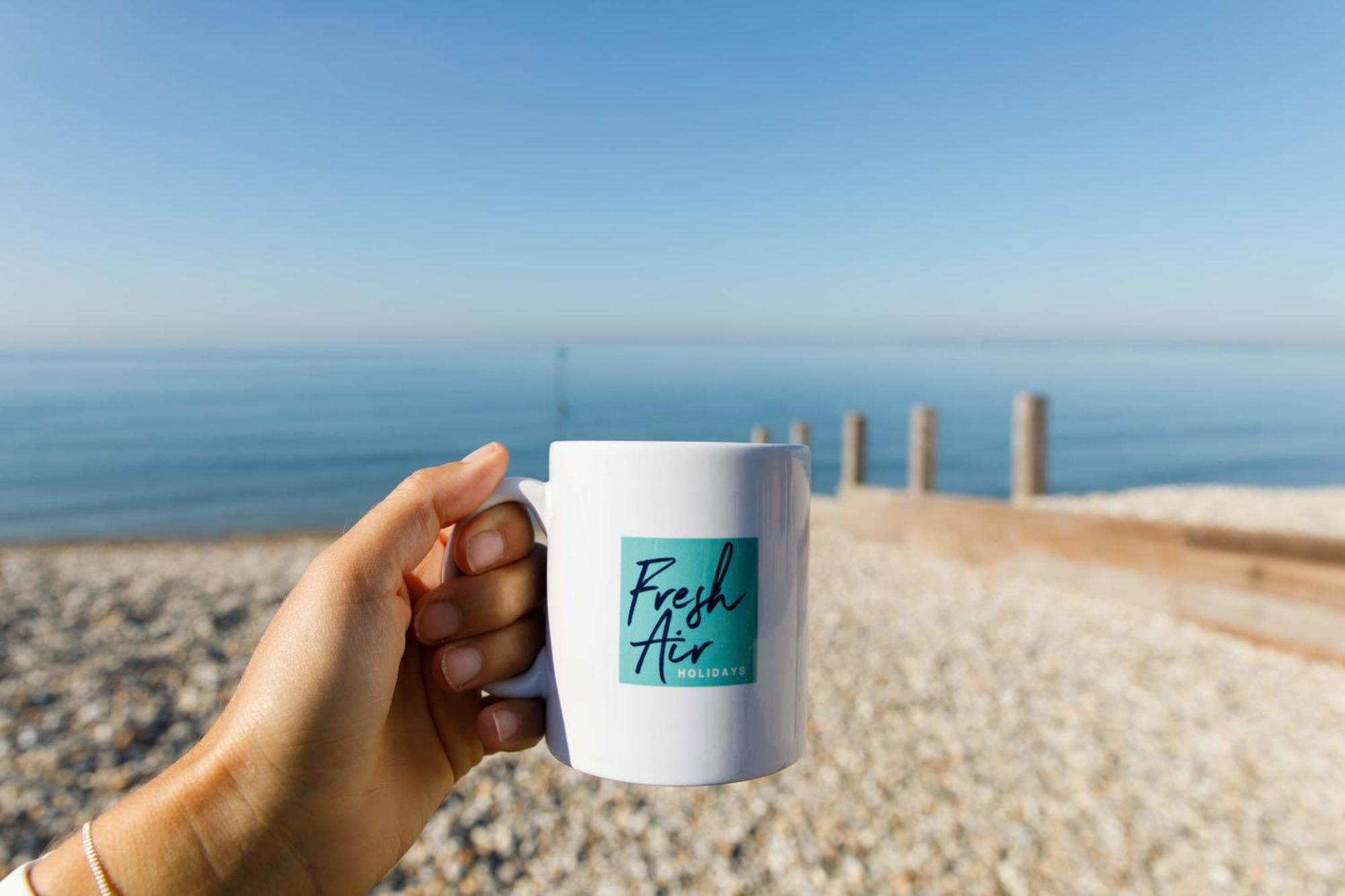 High-End Beachfront Getaway Sea View King Bed East Wittering Luaran gambar