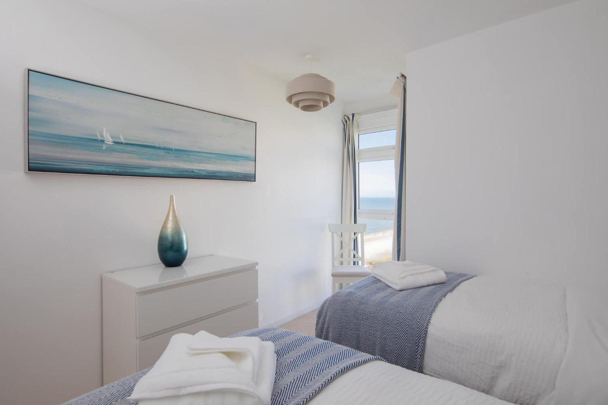 High-End Beachfront Getaway Sea View King Bed East Wittering Luaran gambar